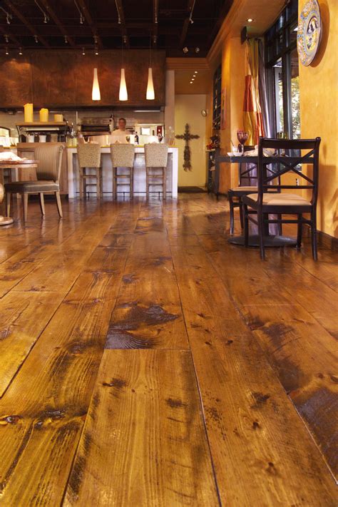 Carlisle Wide Plank Floors Eastern Hit Or Miss White Pine Floors In A