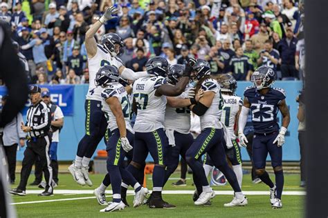 Grading The Seahawks In Their Victory Over The Titans Heraldnet