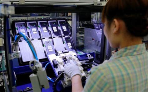 Vietnam Trade Ministry Targets Us Billion Electronic Exports In