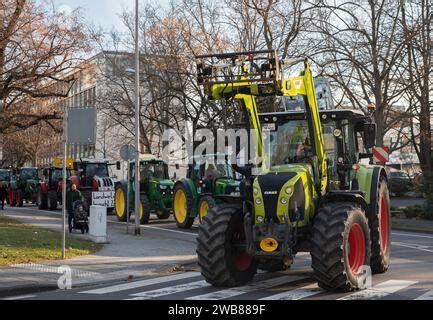 Wiesbaden Germania 8 Gennaio 2024 La Gente Mostra Sostegno Agli