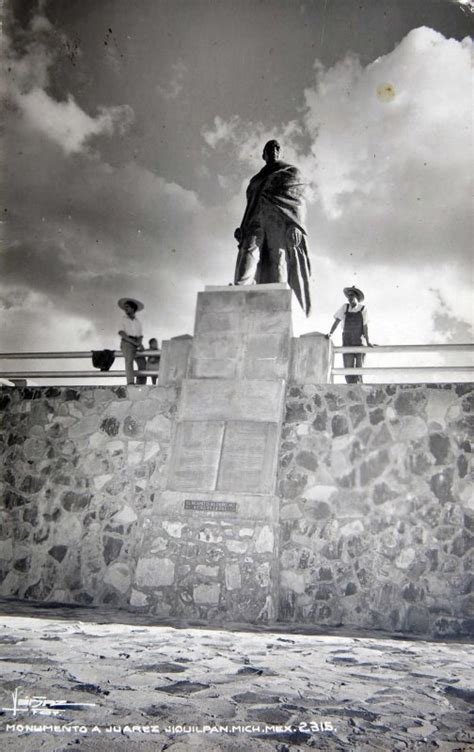 Estatua De Juarez Jiquilpan Michoac N