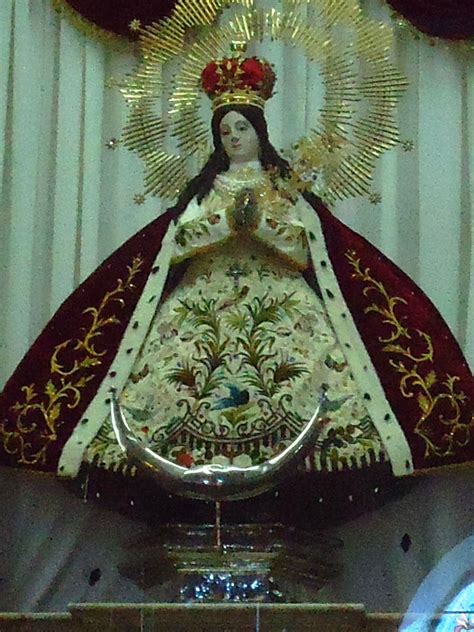 La Imagen De La Virgen De La Salud Patrona De Pátzcuarofue Moldeada