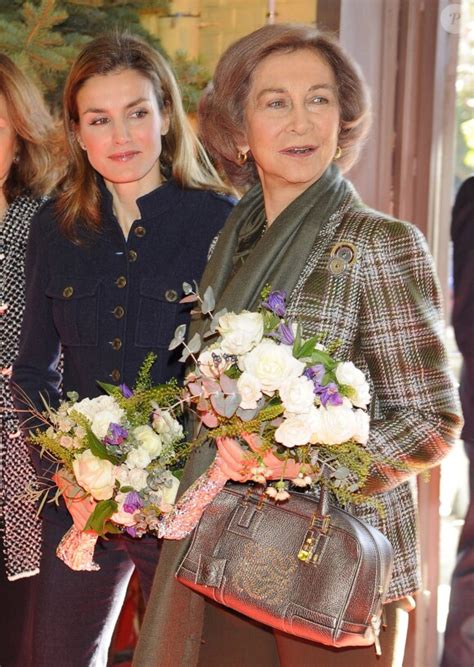 Photo La Princesse Letizia Et La Reine Sofia D Espagne En Visite