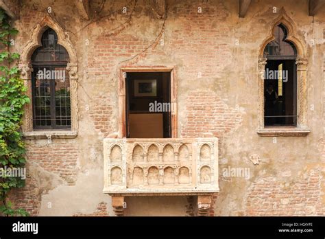 The Famous Balcony At The House Of Juliet In Verona Hi Res Stock