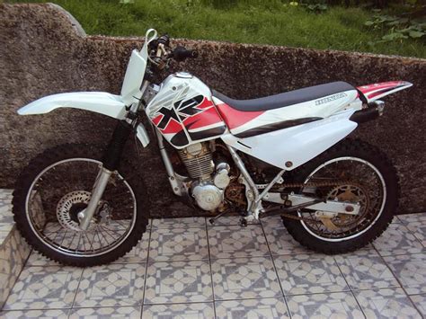 Off Road Uai Honda XR 200 na trilha Uma boa opção para iniciantes