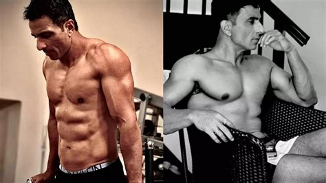 Sonu Sood Flaunts His Six Pack Abs And Chiseled Body Etimes Times Of India Videos