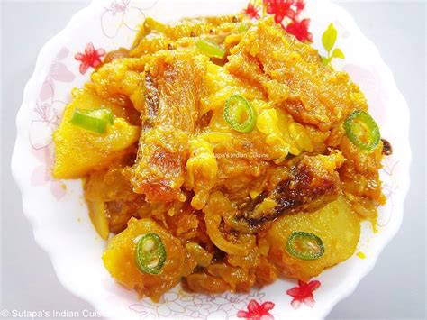 Loitta Shutki Hot Dried Bombay Duck Curry Cooked With Vegetables
