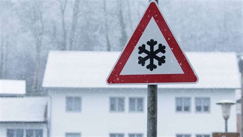 Winter im Südwesten Wetterdienst warnt vor Glätte in Baden Württemberg