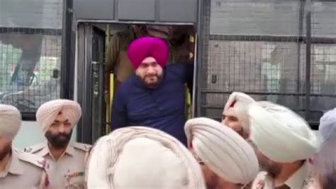 Navjot Singh Sidhu कांग्रेस नेता सिद्धू की तबीयत बिगड़ी चंडीगढ़ Pgi में कराया गया भर्ती