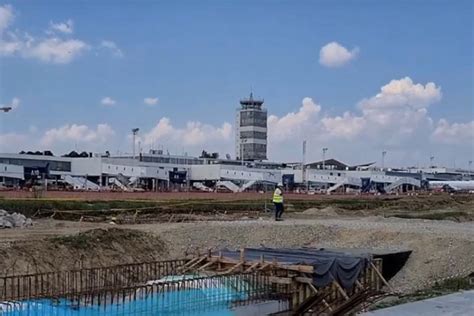 Tragedija na aerodromu Nikola Tesla Na radnika se obrušio kontejner