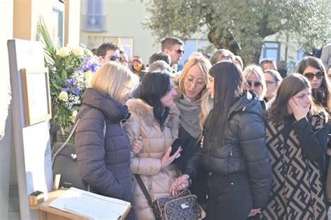 Brembate Sopra Il Funerale Di Morgan Algeri Le Foto Corriere It