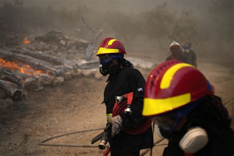 Šumski požari bukte u Turskoj Najmanje 5 ljudi stradalo više desetina