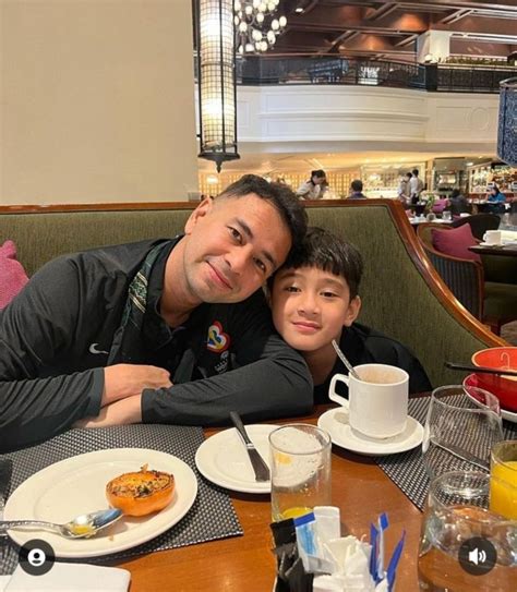 Momen Raffi Ahmad Dan Rafathar Nonton Basket Di Manila