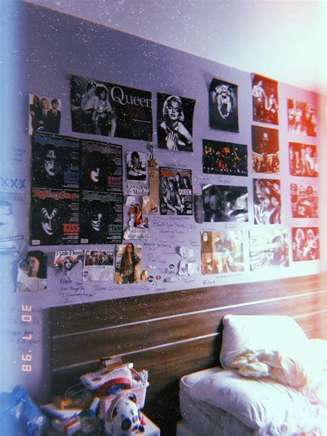 Rock N' Roll bedroom. | Quarto rocha, Sala de pedra, Quarto punk rock