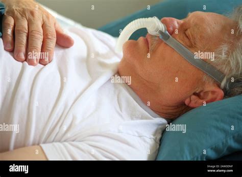 Cpap atemgerät Fotos und Bildmaterial in hoher Auflösung Alamy