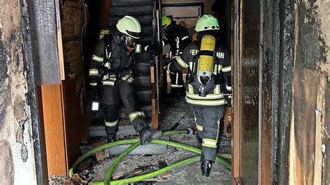 Feuer In Scharfoldendorf Senioren Gerade Noch Vor Flammen Gerettet