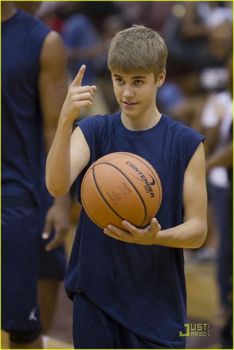 Justin Bieber Plays Basketball For Charity Justin Bieber Photo