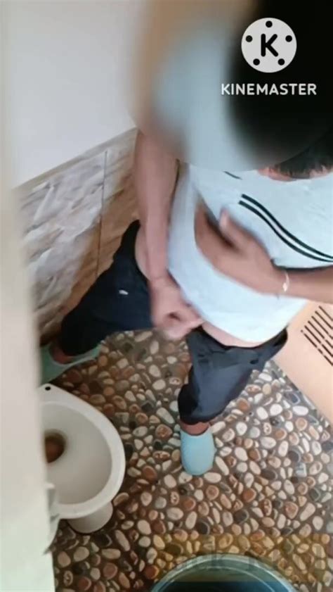 Amateur With A Small Dick Caught Masturbating In The Bathroom At Work Cnn Amador