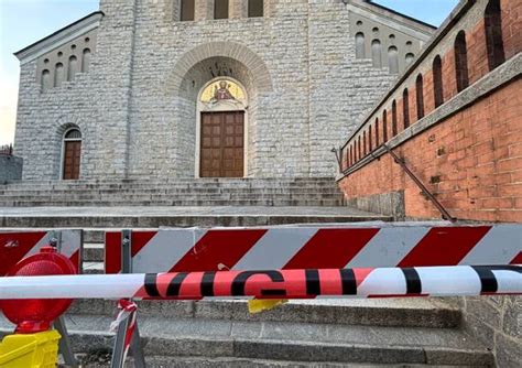 Danni Da Maltempo A Varese La Chiesa Di Giubiano Transennata Le