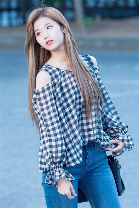 10 Times Twices Sana Showed Off Her Goddess Proportions In A Simple Pair Of Jeans Koreaboo