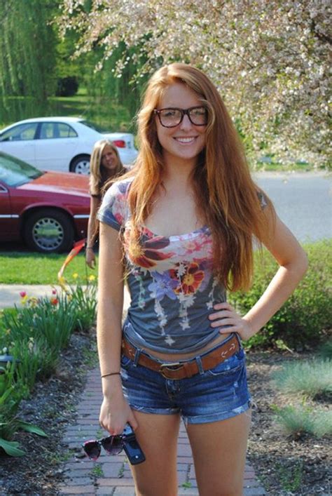 Pin By Girls With Glasses On Street Style Stunning Redhead Beautiful Redhead Redheads