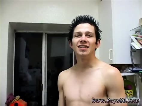 Outdoor Male Piss Cam Gay Ian Dustin Desperate To Piss