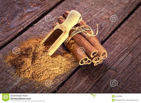 Cinnamon Sticks And Cinnamon Powder Stock Image Image Of Gourmet