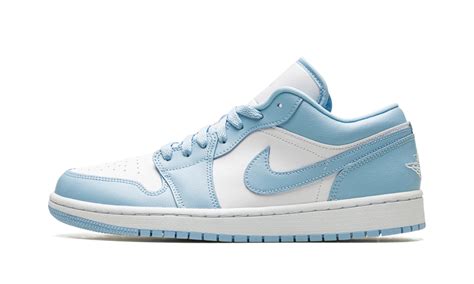 をしている ヤフオク Nike WMNS Air Jordan 1 Low OG Neutral G のユーザー