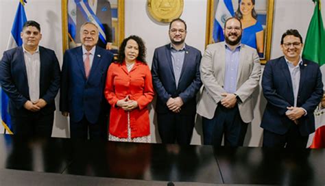 El Salvador firma convenio con México para potenciar formación