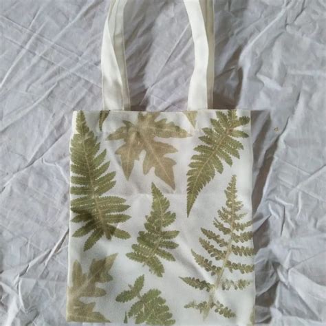 White Background Ecoprint Totebag Tas Buatan Tangan Pola Tas Desain