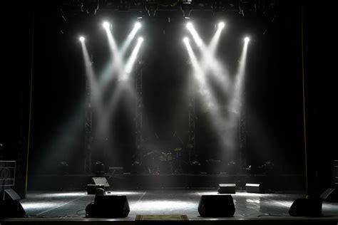 How To Choose The Right Restaurant Lighting Design Vorlane