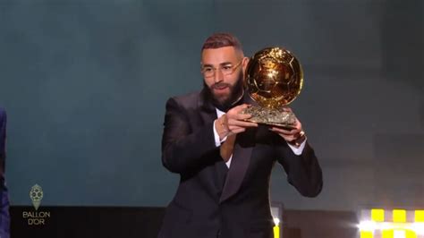 Benzema Homenageia Tupac Na Bola De Ouro Relembre O Rapperjogada