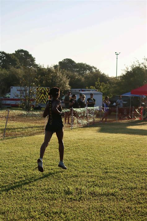 Spring Branch student alleges discrimination in dress code enforcement