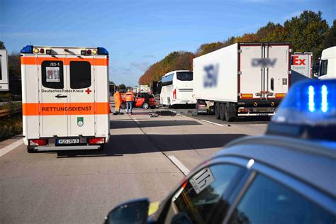 Schwerer Unfall Am Autobahnkreuz Walldorf Vollsperrung Der A Pr