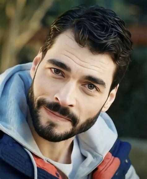 Pin de Mercy Isabel Vela en Akin Aninozü | Hombres guapos, Hombres, Que ...