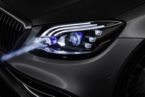 Mercedes Shows Off New Digital Headlights