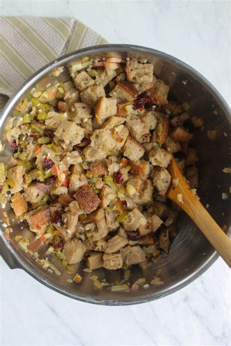 Cranberry Herb Bread Stuffing - Sungrown Kitchen