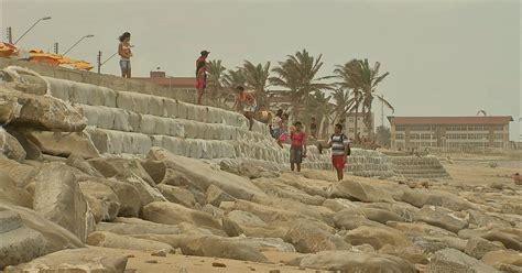 G Labomar Faz Projeto Para Tentar Conter Avan O Do Mar Em Caucaia