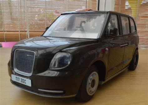 Airfix Quickbuild 1 27 London Taxi LEVC TX J6051 The Airfix