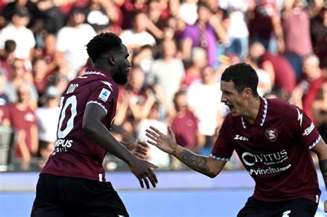 Serie A Bologna Frosinone 2 1 E Salernitana Cagliari 2 2 Calcio