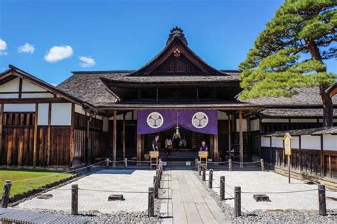 12 Destinasi Terbaik Wajib Dikunjungi di Takayama