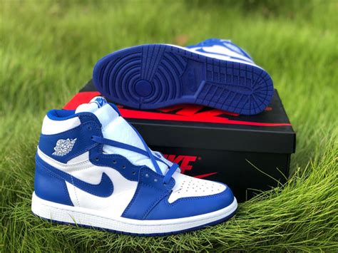 Air Jordan 1 Retro High Og Storm Blue Kentucky 555088 127