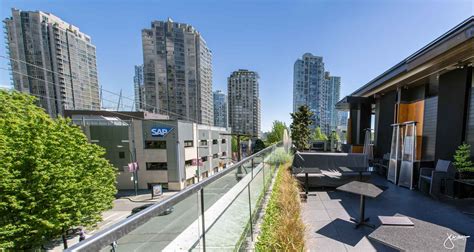 Top Patios In Vancouver Series Rooftop Patio The Keg Yaletown — Jenn