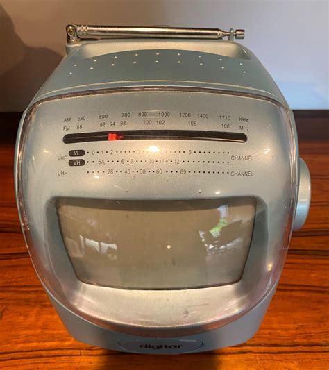 Lot A Digitor Portable Tvradio And Power Supply