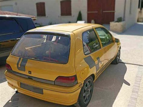 Clio Williams A7 autre caisse nombreuses pièces pièces et voitures