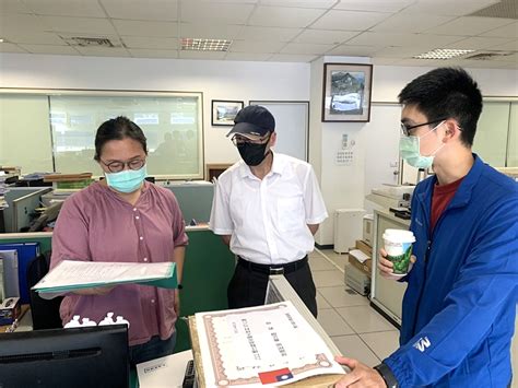 了解縣民保留票作業 政風處長陳書樂前往交旅局觀察操作情形 馬祖日報