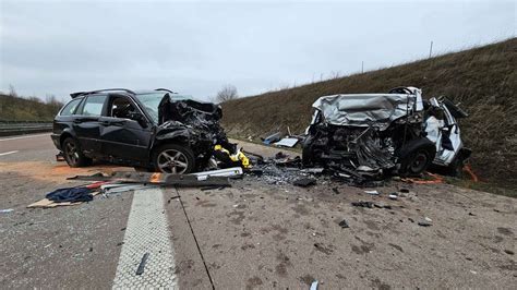 Horror Crash Auf A38 In Sachsen Anhalt Mehrere Tote Nach Unfall Mit