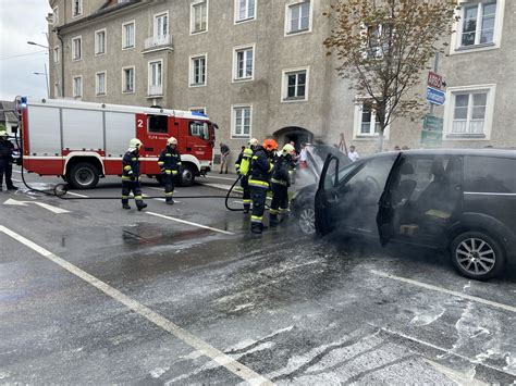 Freiwillige Feuerwehr Krems Donau Fahrzeugbrand In Der Wachaustra E