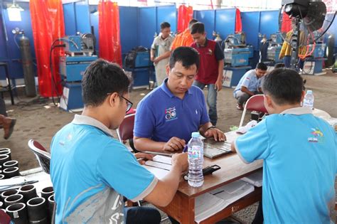 Dosen Mesin Berpartisi Aktif Dalam Lks Smk Sebagi Juri Program Studi