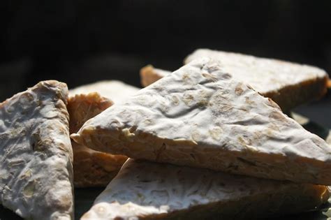 Premium Photo Sliced Triangle Raw Tempeh A Fermented Soy Beans